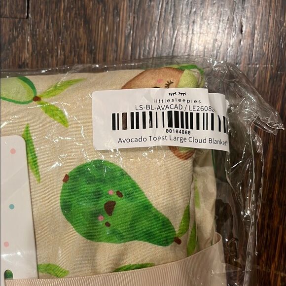 Little Sleepies Avocado Toast Cloud Blanket - Picture 3 of 8